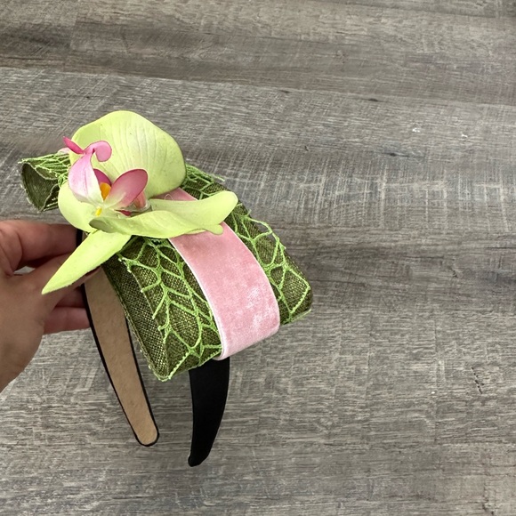 Handmade Designer Fascinator Headband Black Green Pink Velvet Bow Floral Orchid - Picture 3 of 12